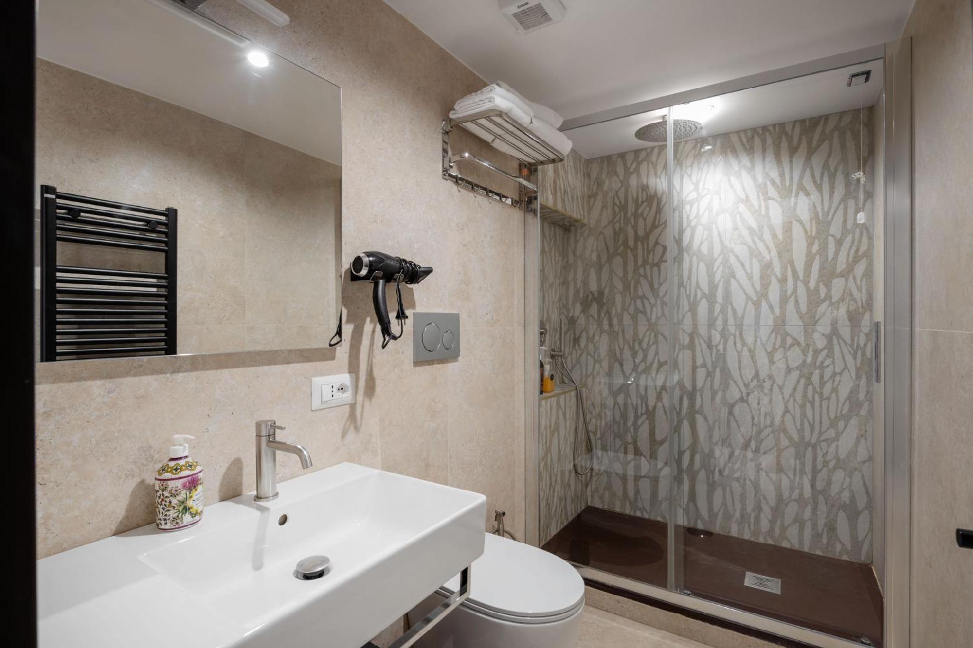 Joyful 148 Luxury Guest House Powered By Joyful Termini Boutique Guest House Рим Экстерьер фото